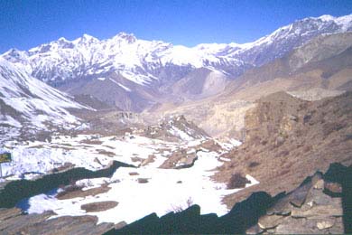 braun-weie Berglandschaft