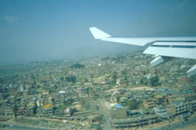 Luftaufnahme Kathmandus vor der Landung